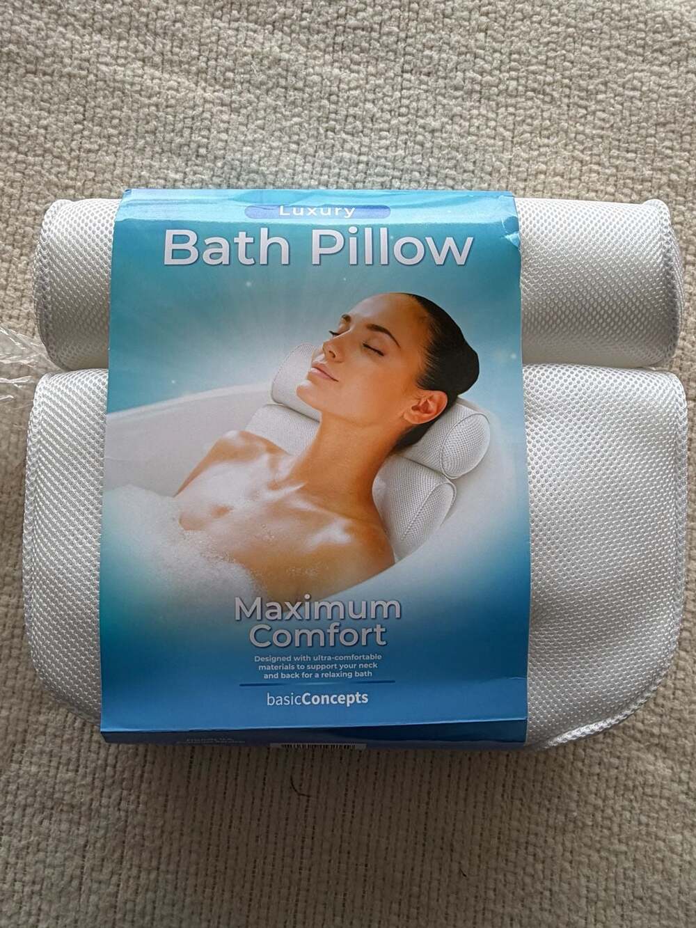 BasicConcepts Luxury Bath Pillow 15" x 14" x 4"